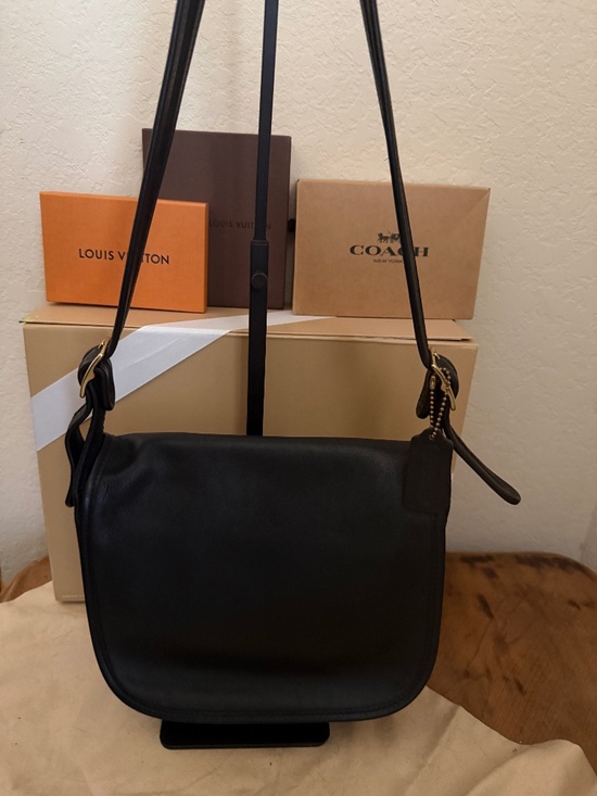 Coach Handbags - Coach 1995 Vintage Coach Patricia Legacy Lag